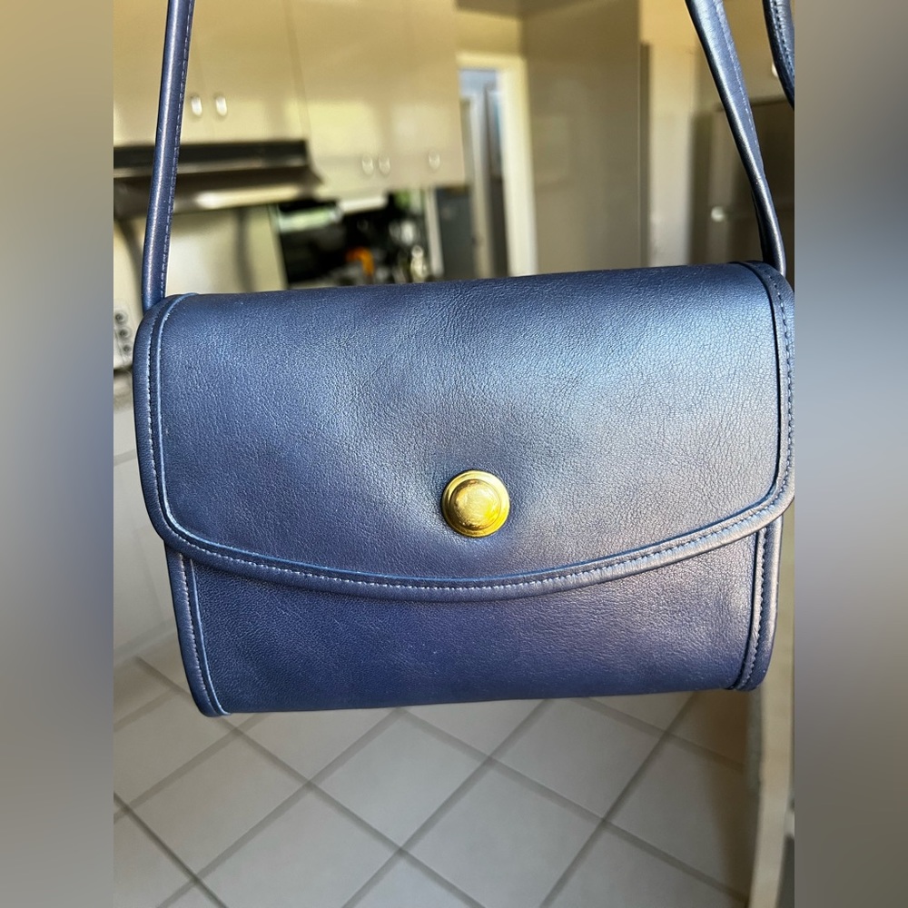 Vintage Coach Pre-94 Chrystie Crossbody # 9892 in Navy/Brass!